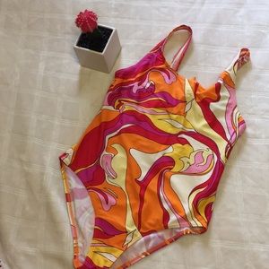 brand new swimwear I got as a souvenir n don't fit